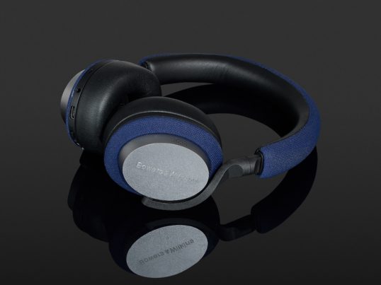 Bowers & Wilkins PX5